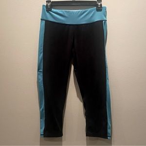 2/$20 Champion Black & Teal Cropped Yoga Athletic Spandex Pants Medium M